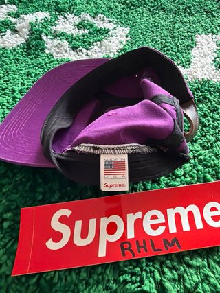 Gorra Supreme Washed Chino Twill Morada