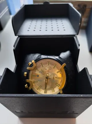 Reloj Diesel Dorado y Negro