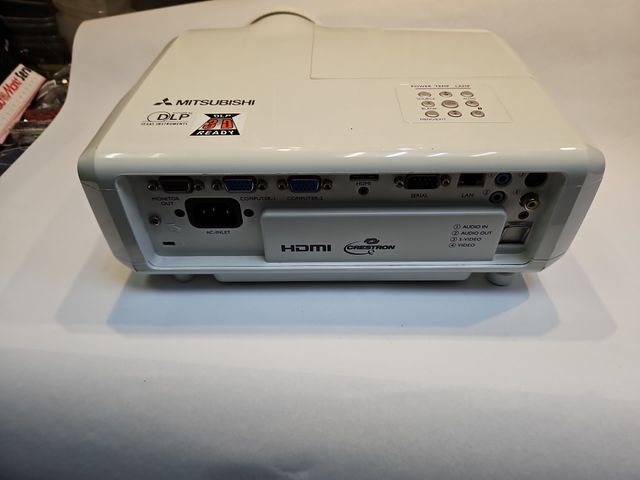 Proyector Mitsubishi Blanco