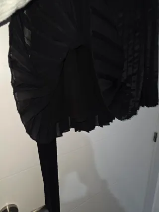 Falda seda negra Massimo Dutti,plisada