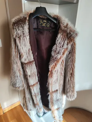 Abrigo pelo beige y marrón fabricado en Francia