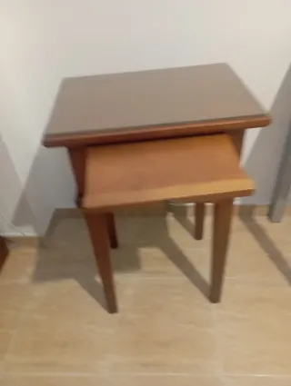 Mesita auxiliar vintage madera y cristal.