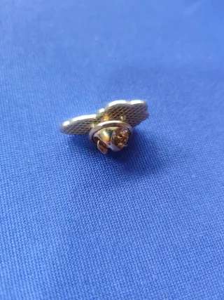 Pin de Verdura Verde y Blanca