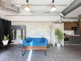 Local comercial en venta en El Parc i la Llacuna del Poblenou en Barcelona