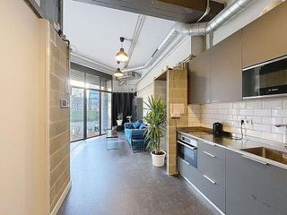 Local comercial en venta en El Parc i la Llacuna del Poblenou en Barcelona