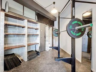 Local comercial en venta en El Parc i la Llacuna del Poblenou en Barcelona