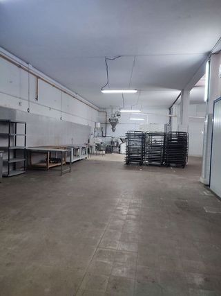 Nave industrial en venta en Ciutat Meridiana en Barcelona
