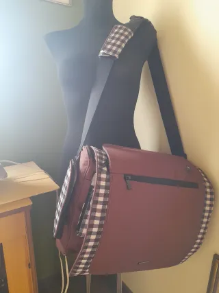 Borsa a tracolla spaziosa marrone