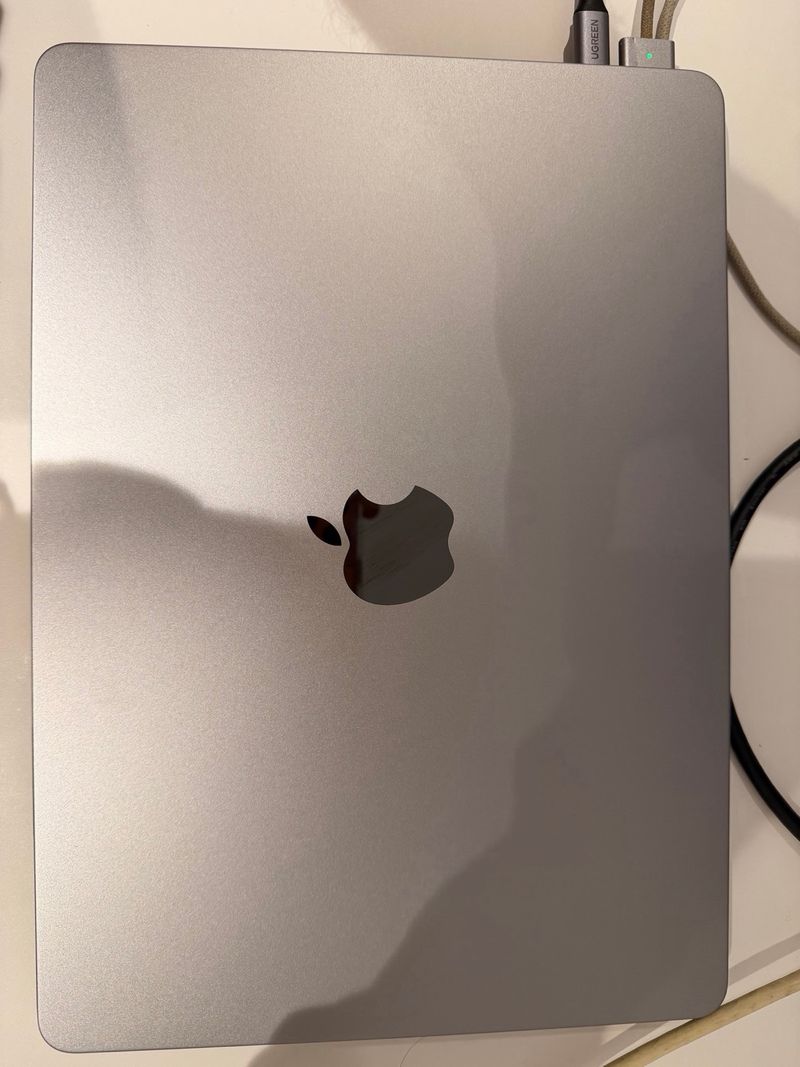 MacBook Air M2 Plata 16gb ram 256gb memoria intern