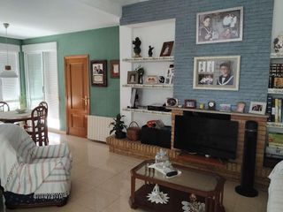 Chalet en venta en Zona Urbanizaciones en Alzira