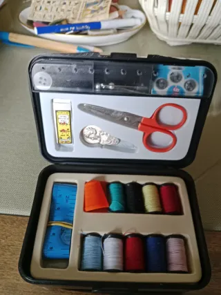 Costurero de viaje completo