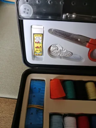 Costurero de viaje completo