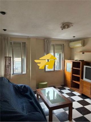 Piso en alquiler en Huerta de la Reina - Trassierra en Córdoba