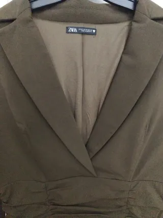 Vestido Zara Talla M verde caqui