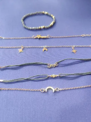 Conjunto 5 Pulseras Boho Doradas y Grises