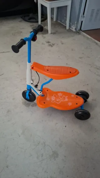 Patinete infantil evolutivo con asiento