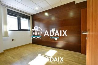 Oficina en venta en Centro en Cáceres