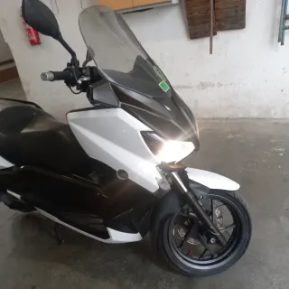 Yamaha XMAX 125 Scooter