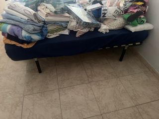 Cama pequeña con colchon