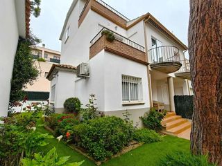 Casa adosada en venta en Platja Llarga en Castell-Platja d´Aro