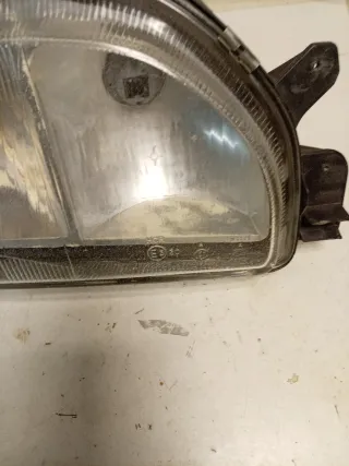 Faro Derecho Ford Sierra