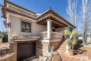 Chalet en venta en Ogíjares