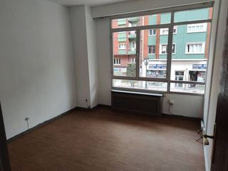 Oficina en alquiler en Milán - Pumarín - Teatinos en Oviedo