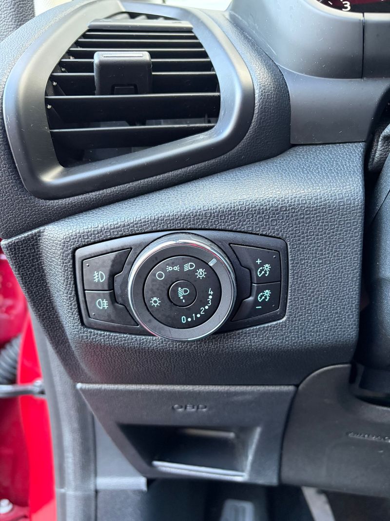 Ford EcoSport 1.0T EcoBoost S&S ST Line 2022, foto 9