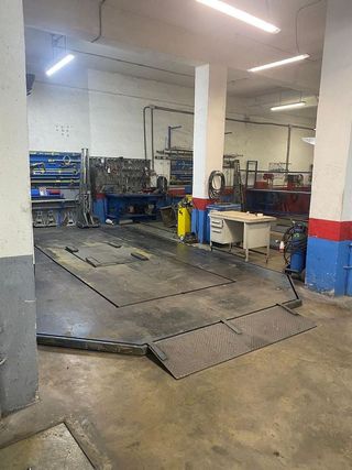 Local comercial en alquiler en Los Cármenes en Madrid