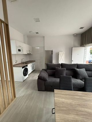 Estudio en alquiler en Palacio de Congresos - Urbadiez - Entrepuentes en Sevilla