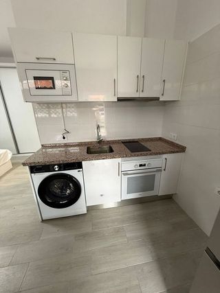 Estudio en alquiler en Palacio de Congresos - Urbadiez - Entrepuentes en Sevilla