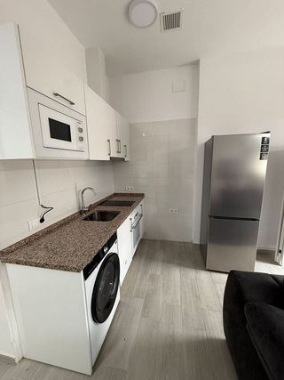 Estudio en alquiler en Palacio de Congresos - Urbadiez - Entrepuentes en Sevilla