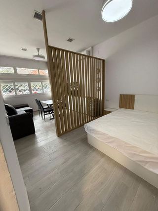 Estudio en alquiler en Palacio de Congresos - Urbadiez - Entrepuentes en Sevilla