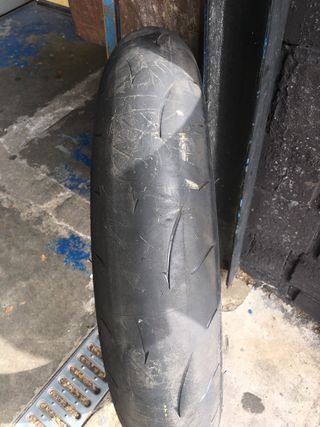 Neumático Dunlop GPRacer D212 120/70 ZR 17 58W