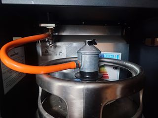 Estufa catalítica Nevercold +2 botellas de butano