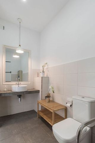 Local comercial en venta en Palos de Moguer en Madrid