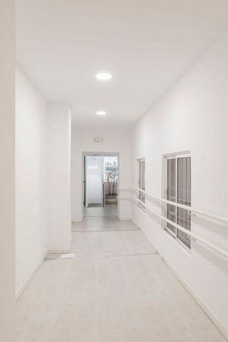 Local comercial en venta en Palos de Moguer en Madrid