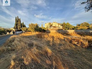 Terreno en venta en Zubia (La)