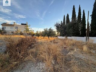 Terreno en venta en Zubia (La)
