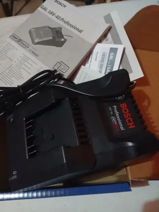 Cargador Bosch GAL 18V-40 Professional