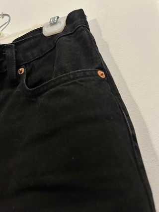 Pantalones vaqueros negros cintura alta