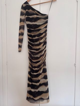 Vestido de tul con estampado.