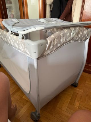 Cuna de viaje con cambiador