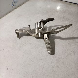 Soporte estribera lado izquierdo BMW F800R 2017