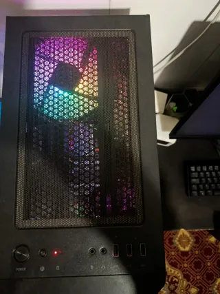 PC Gaming con luces RGB