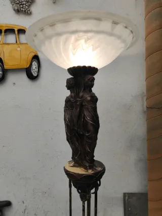 Lámpara de pie 'Las Tres Gracias'