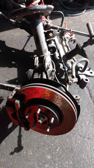 BRAZO SUSPENSION SUPERIOR DELANTERO DERECHO MAZDA