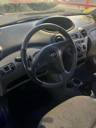 Toyota Yaris 2000