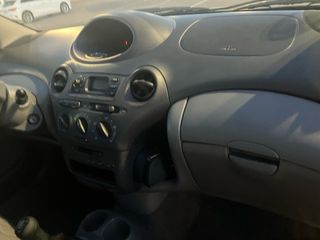 Toyota Yaris 2000