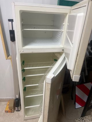 Nevera Zanussi vieja